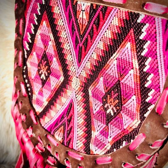 Stunning Boho Tribal Suede Unique Fringe Crossbody Bag - Picture 5 of 5